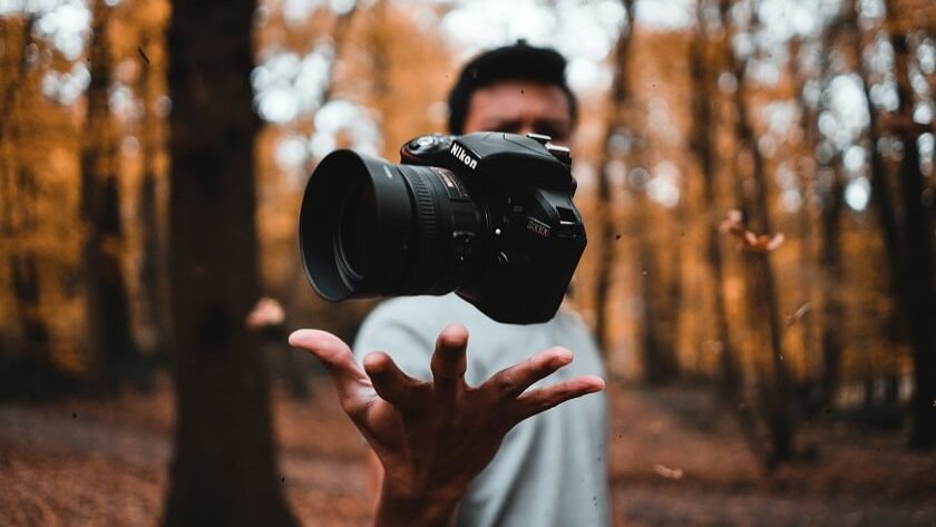 Useful Tips for Photographing People Like Professional