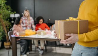 6 Creative Employee Appreciation Gift Ideas to Inspire and Boost Morale in the Workplace
